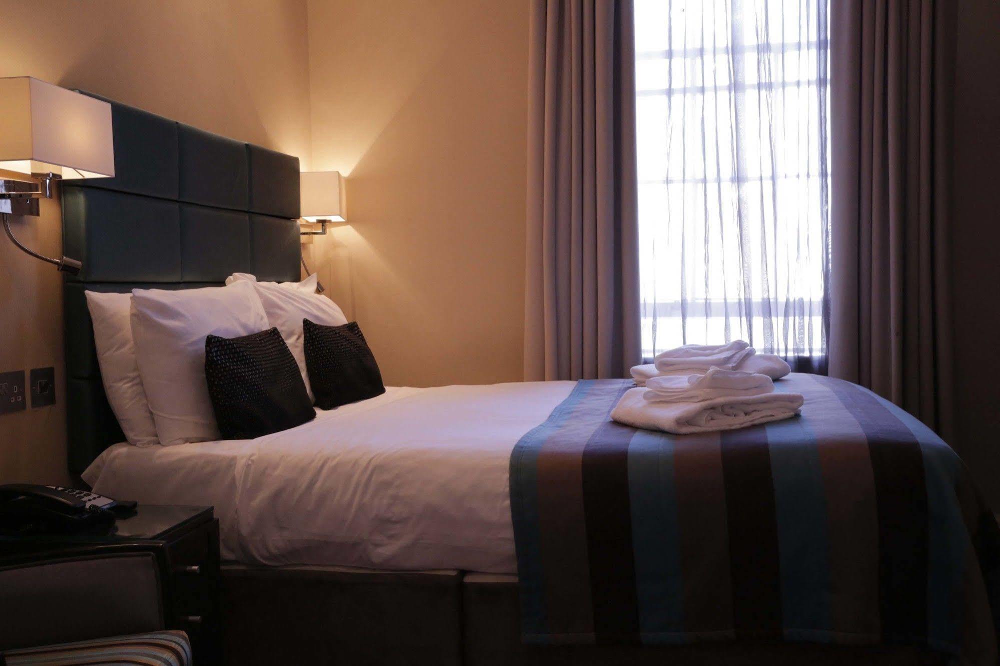 Astors Belgravia Bed & Breakfast Лондон Екстериор снимка